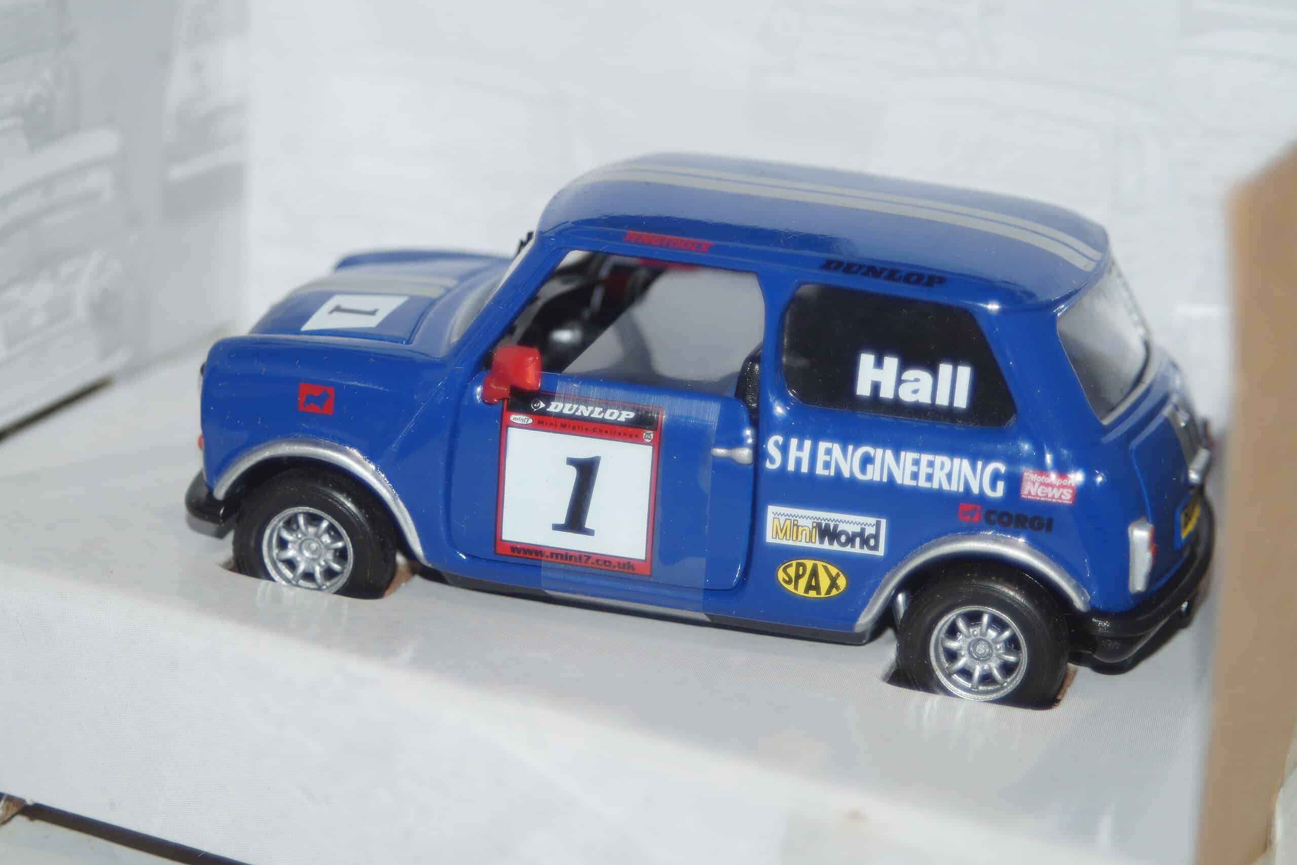 Corgi mini cc82241 se7en racing club james hall 1:36 scale