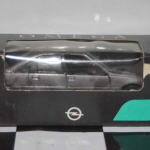 Gama opel omega / vauxhall carlton grey 1130 in 1:43 scale