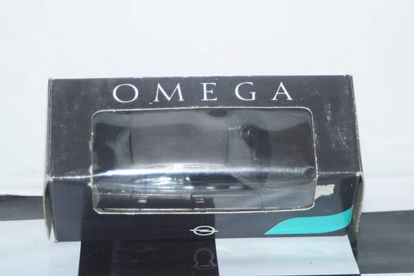 Gama opel omega / vauxhall carlton grey 1130 in 1:43 scale
