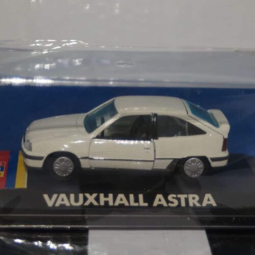 Gama Opel omega / Vauxhall Carlton Grey 1130 in 1:43 scale
