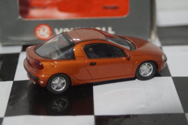 Gama opel omega / vauxhall carlton grey 1130 in 1:43 scale