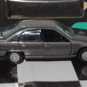 Gama opel omega / vauxhall carlton grey 1130 in 1:43 scale
