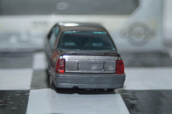Gama opel omega / vauxhall carlton grey 1130 in 1:43 scale