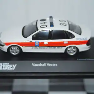 Schuco vauxhall vectra lancashire police ltd 1000 in 1:43 ref 04181