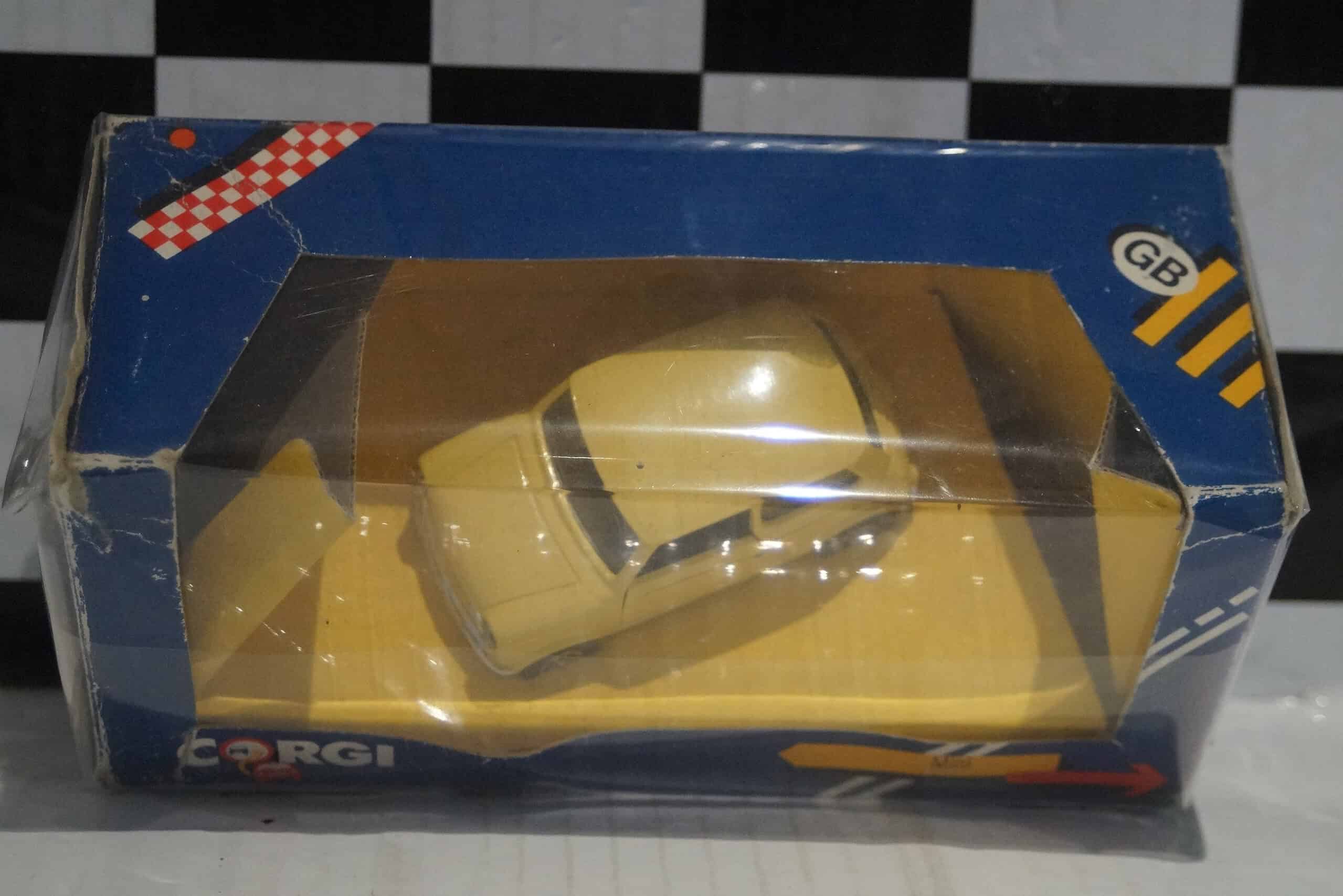 Corgi mini c330/9 city yellow 1:36 scale