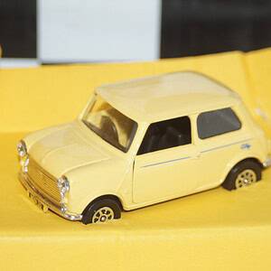 Corgi mini c330/9 city yellow 1:36 scale