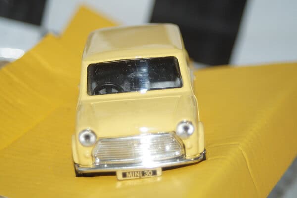 Corgi mini c330/9 city yellow 1:36 scale