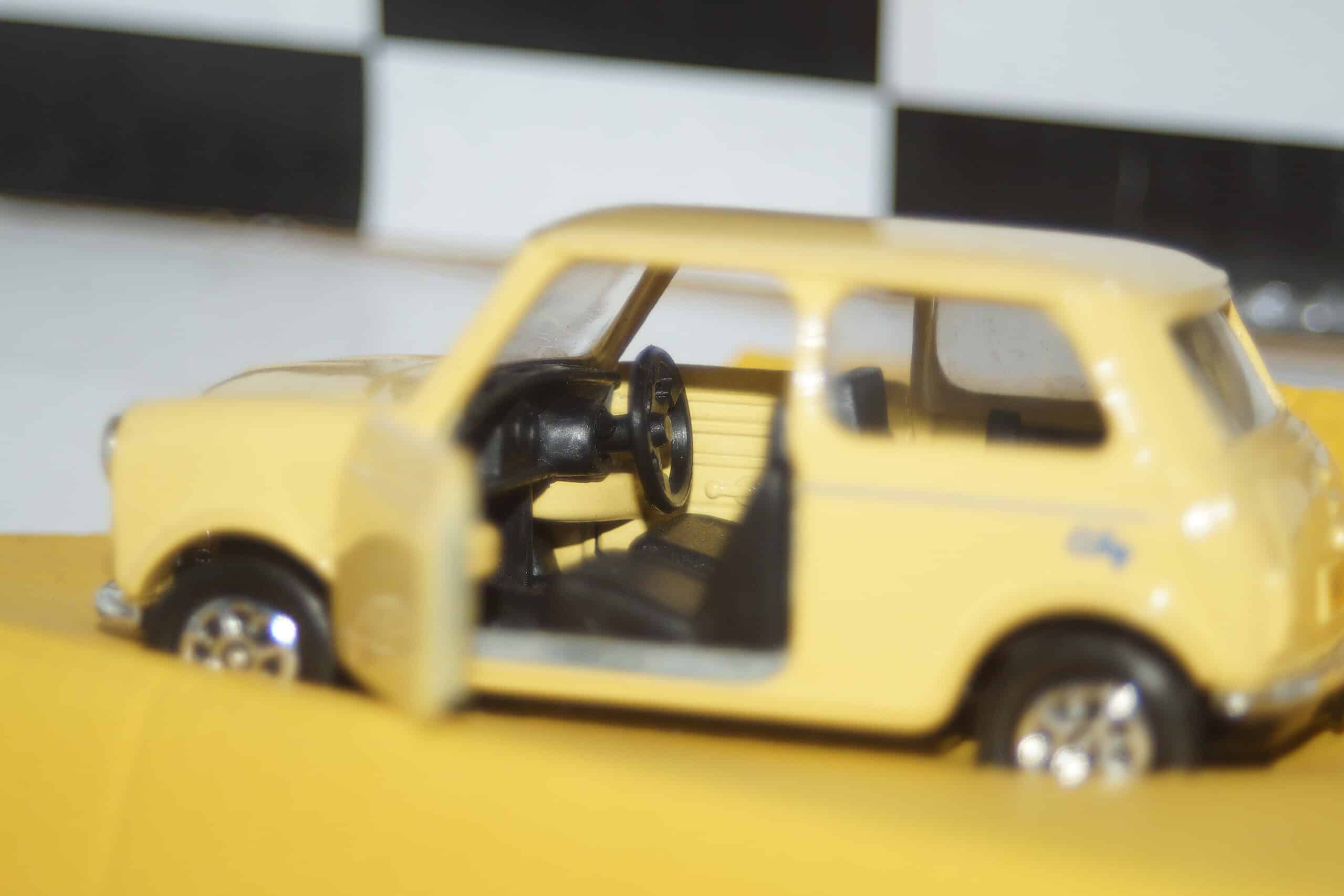 Corgi mini c330/9 city yellow 1:36 scale