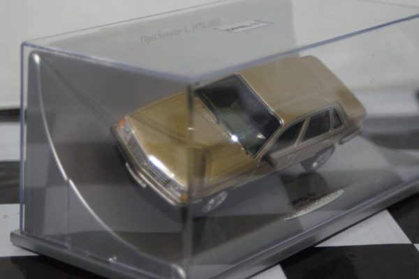 Schuco opel senator gold car collection 1:43