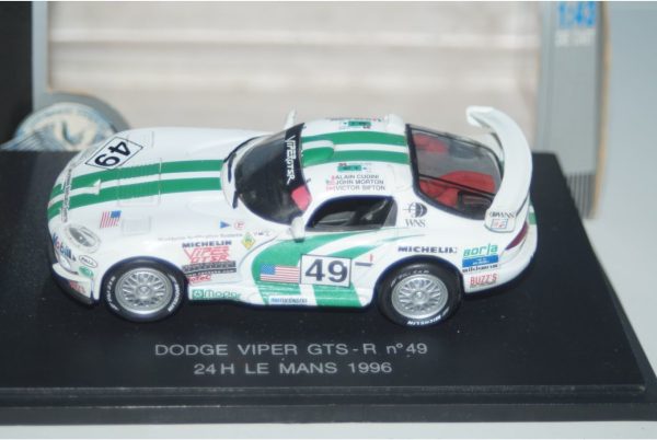 Universal hobbies dodge viper gts-r le mans 360800 in 1:43