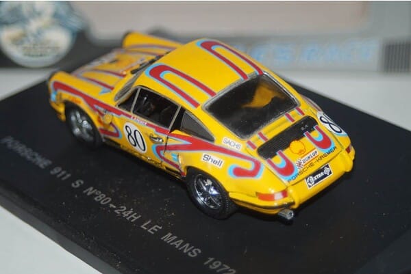 Universal hobbies dodge viper gts-r le mans 360800 in 1:43