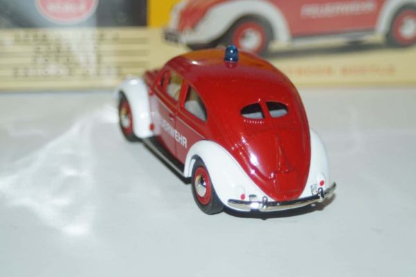 Vanguards vw beetle splitscreen  fire car va12003 1:43 scale