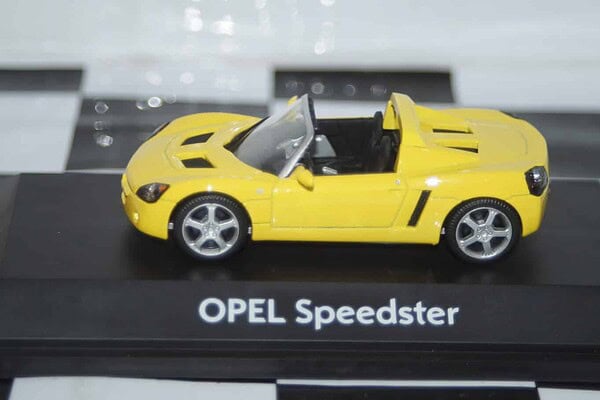 Schuco opel speedster yellow 1:43 scale 9121874