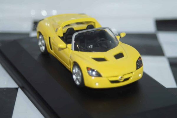 Schuco opel speedster yellow 1:43 scale 9121874