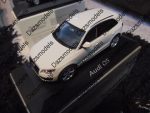 Schuco audi q5 white 5 door 2010 1:43 5010805613 dealer edition