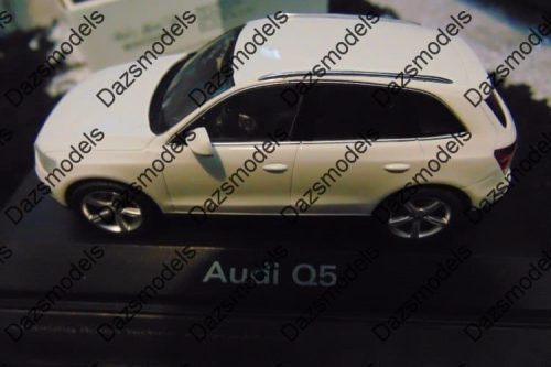Schuco audi q5 white 5 door 2010 1:43 5010805613 dealer edition