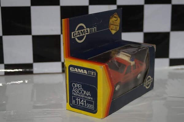 Gama opel ascona vauxhall cavalier feuerwehr 1141 in 1:43 scale