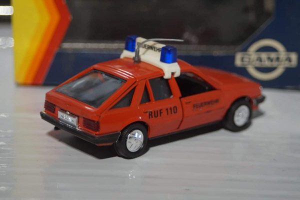 Gama opel ascona vauxhall cavalier feuerwehr 1141 in 1:43 scale