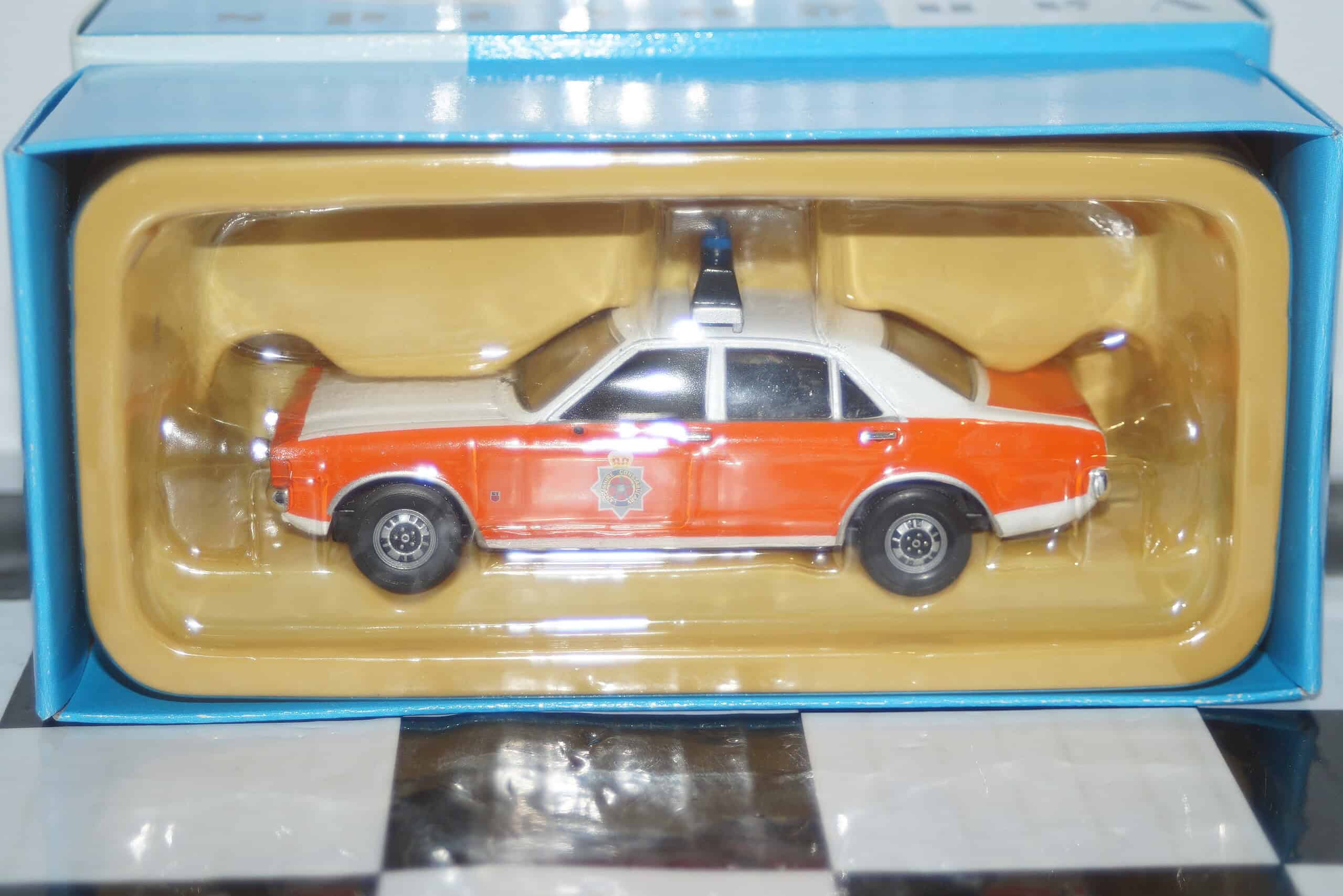Vanguards ford consul 3000 gt lancashire police va55000 white 1:43 scale