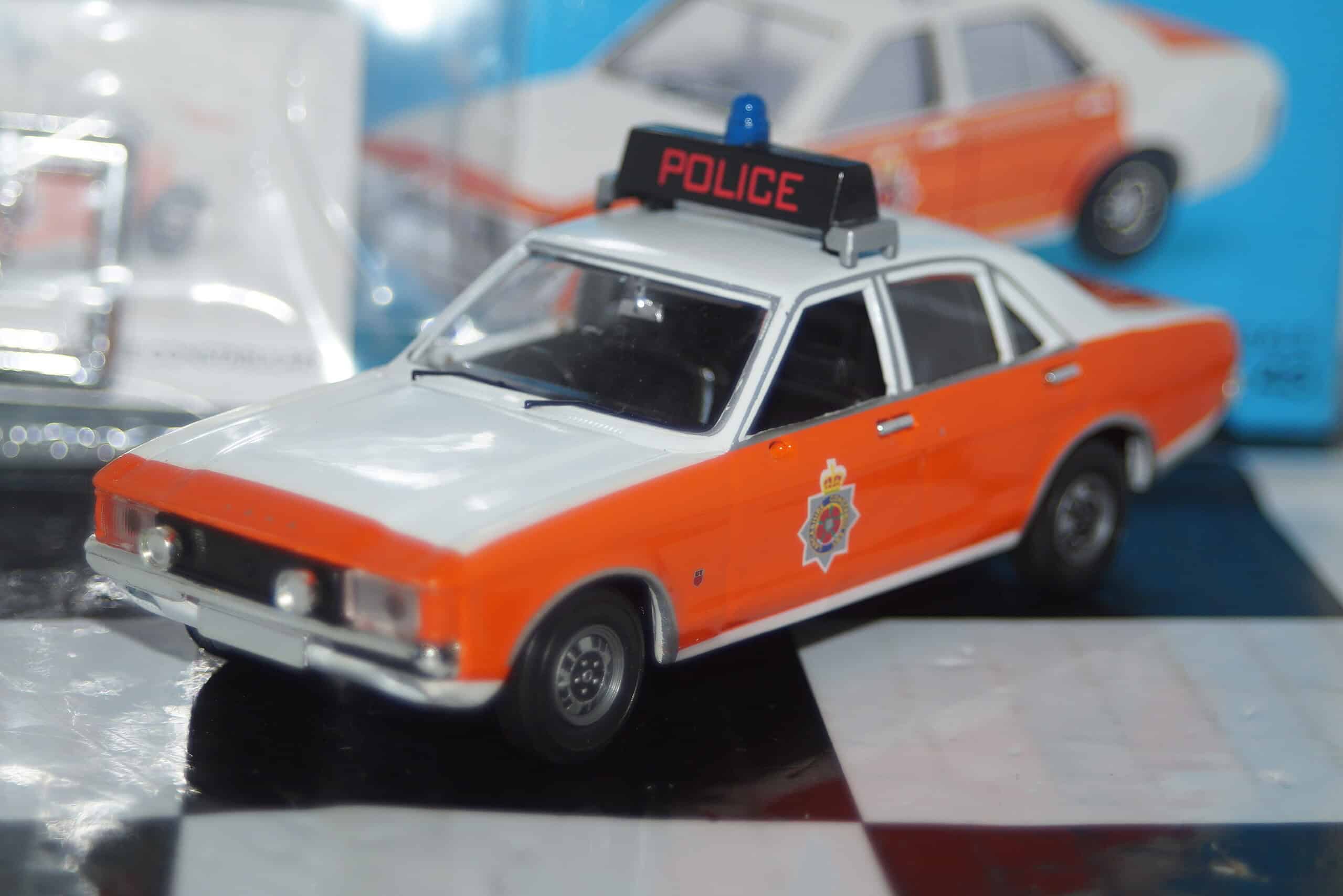Vanguards ford consul 3000 gt lancashire police va55000 white 1:43 scale