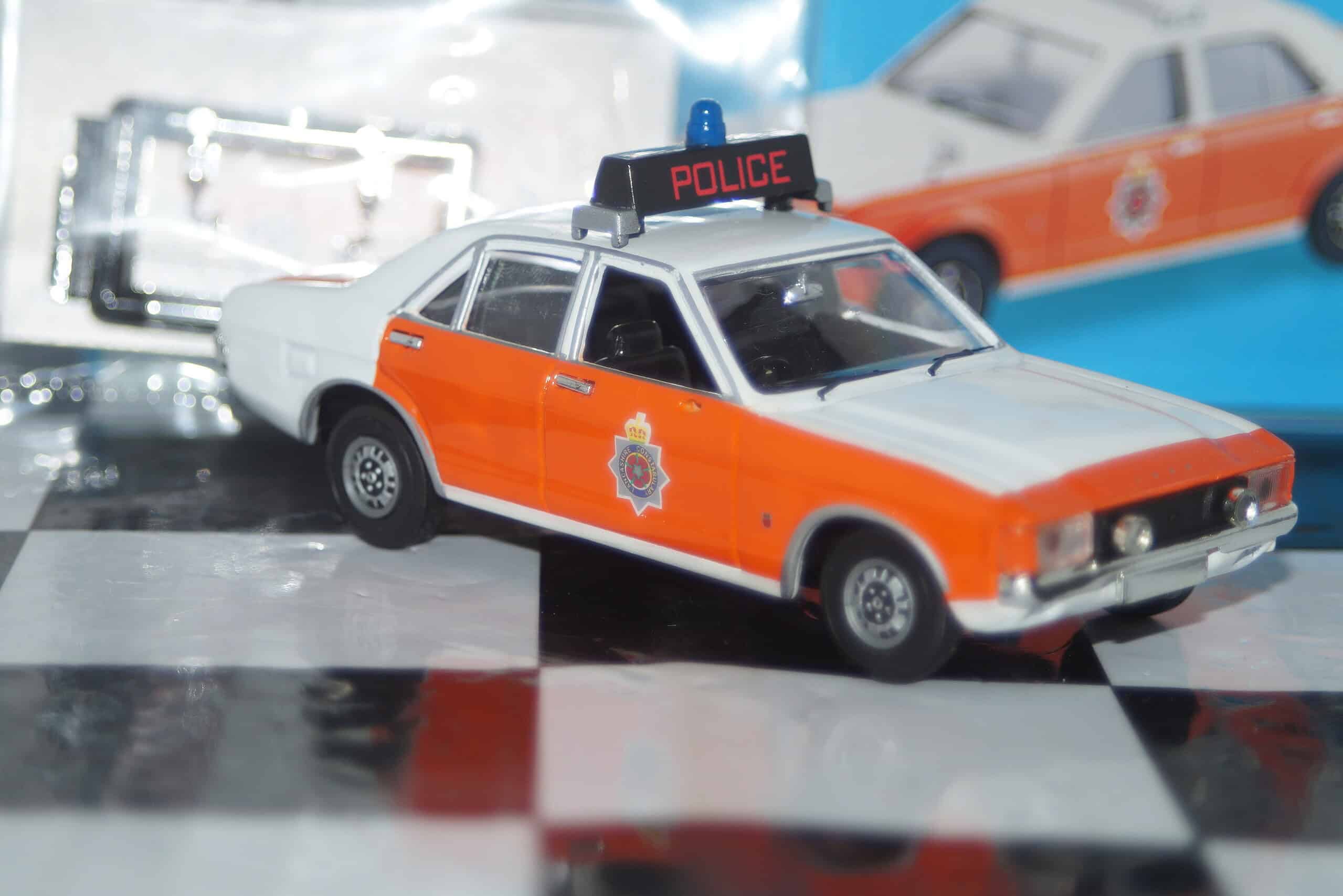 Vanguards ford consul 3000 gt lancashire police va55000 white 1:43 scale