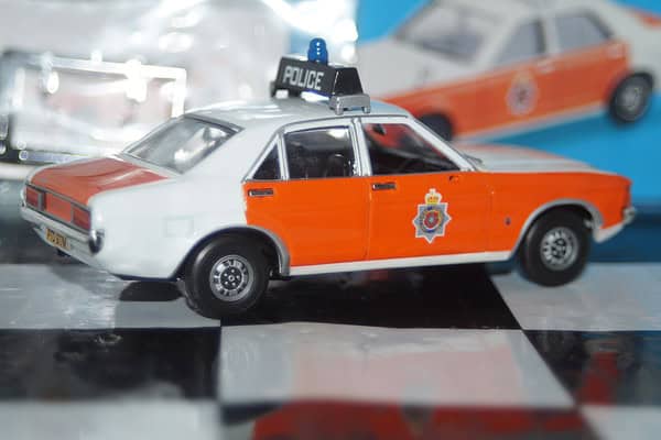 Vanguards ford consul 3000 gt lancashire police va55000 white 1:43 scale