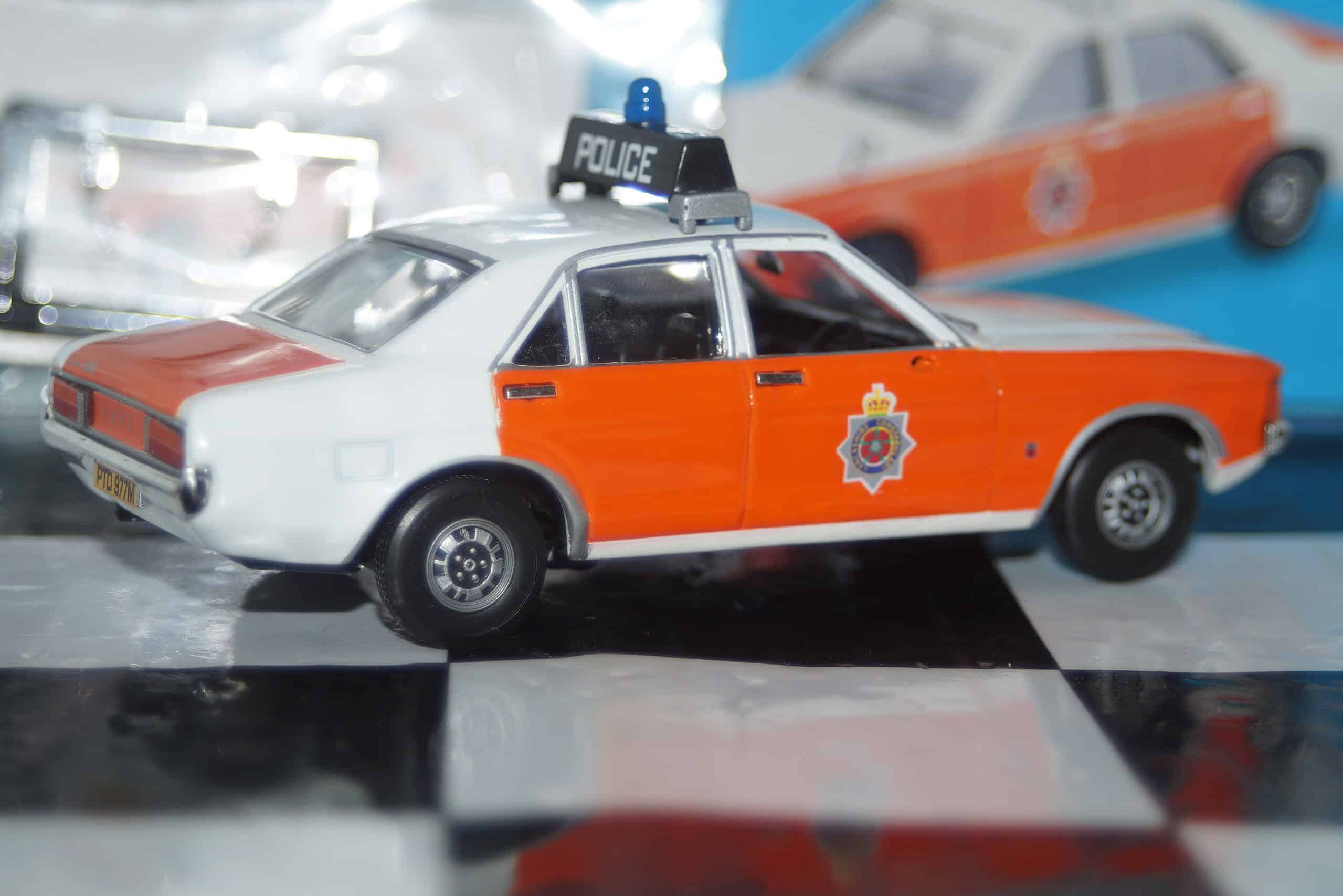 Vanguards ford consul 3000 gt lancashire police va55000 white 1:43 scale