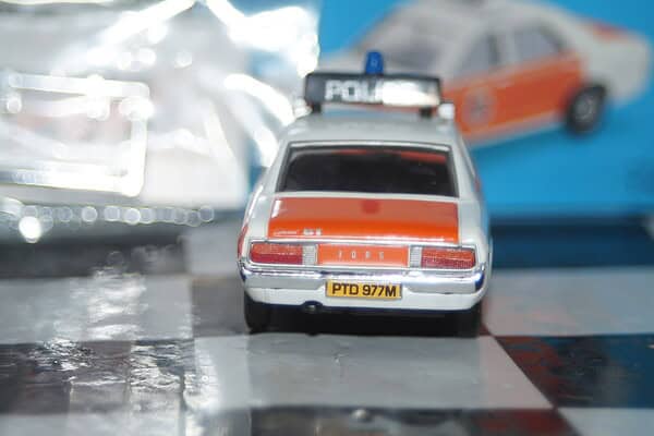 Vanguards ford consul 3000 gt lancashire police va55000 white 1:43 scale