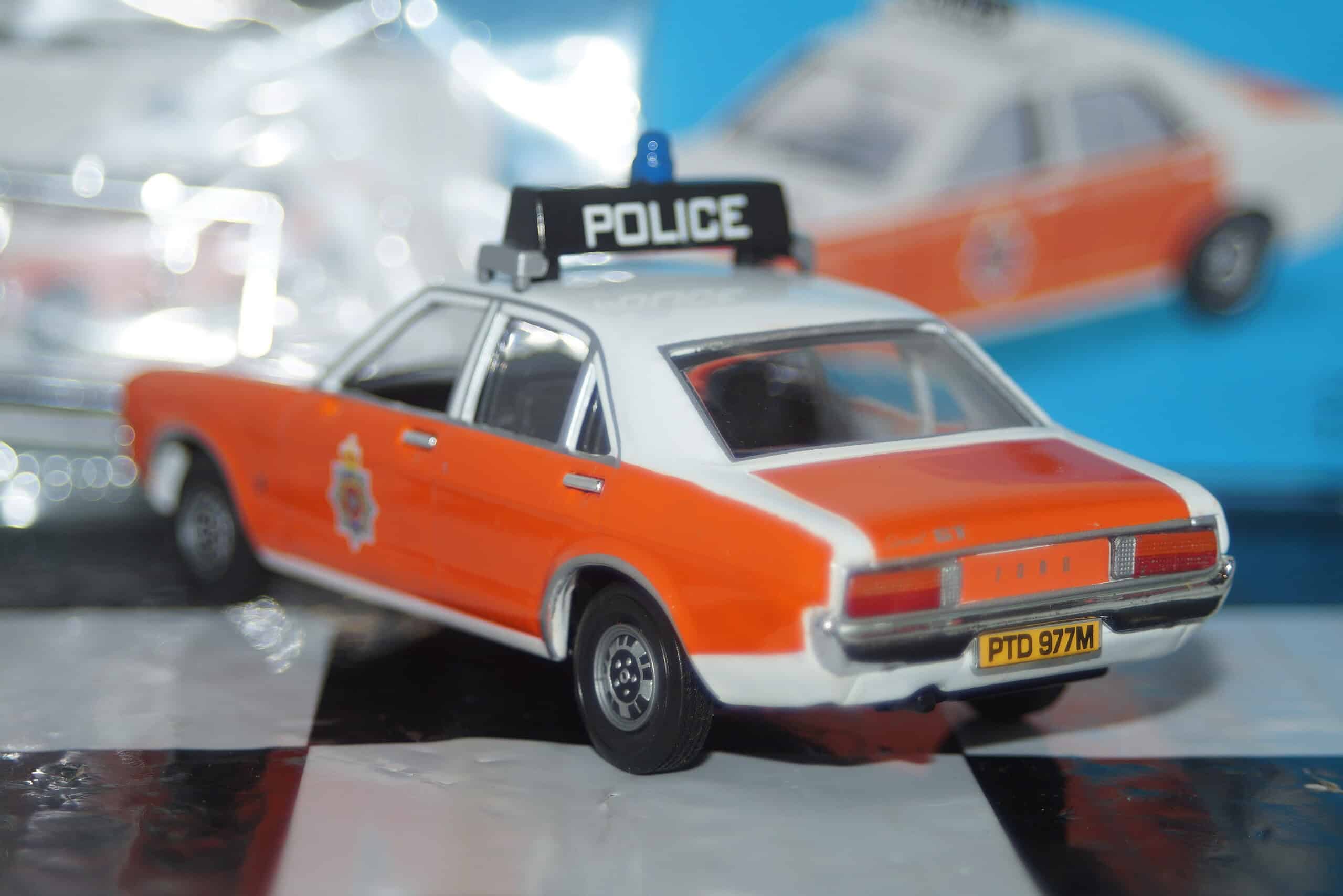 Vanguards ford consul 3000 gt lancashire police va55000 white 1:43 scale