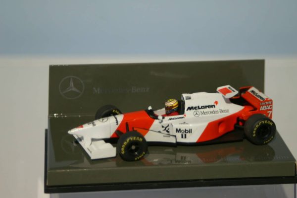 Minichamps f1 mclaren mp4/10 mark brundell 1995 1:43 mercedes box (530 954307)