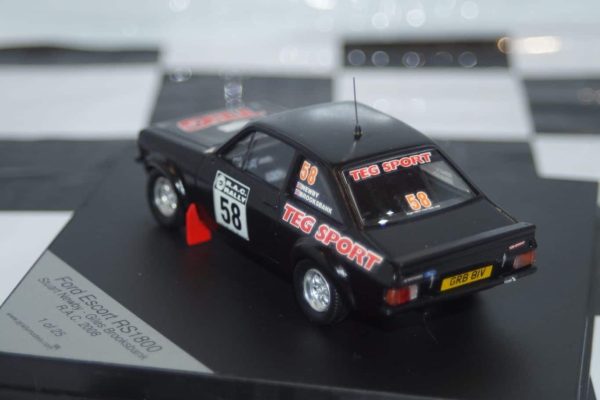 Trofeu ford escort rs1800 s.blomqvist rac 2005 code 3 pj37
