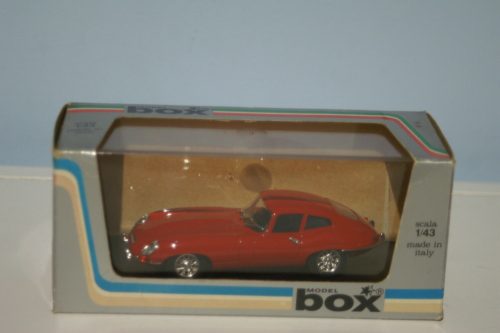 Model box jaguar e guida sx red 1:43 diecast 8439/1