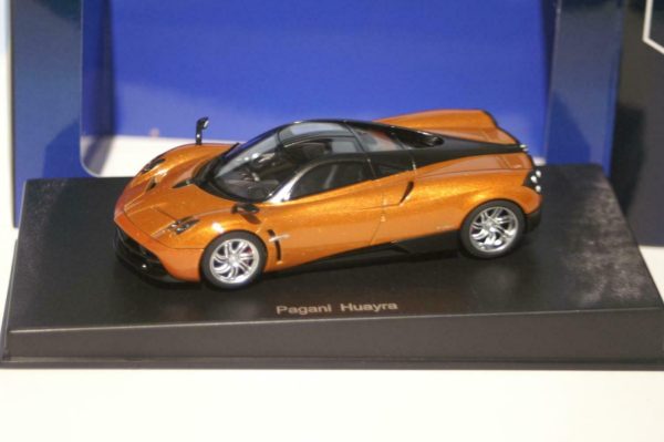 Autoart pagani huayra bronze in 1:43 diecast 58207