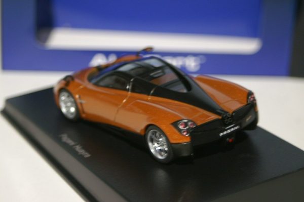 Autoart pagani huayra bronze in 1:43 diecast 58207