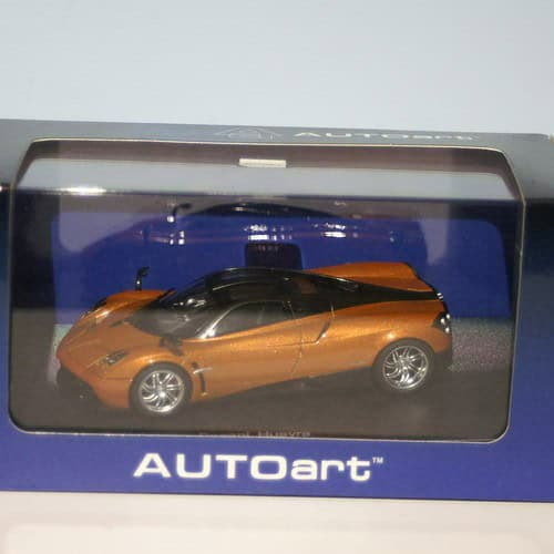 AutoArtPaganiHuayraBronzein:Diecast