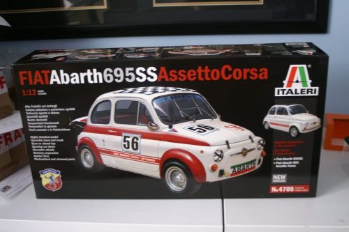 ItaleriFIATABARTHSSASSETTOCORSA:NOMODELKIT