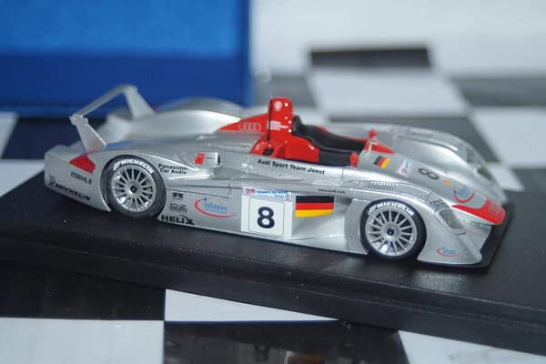 Bbr models audi r8r team joest 24h le mans 2000 car no 8 winner 1:43 bg211