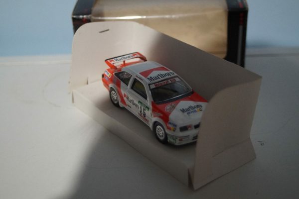 Trofeu Ford sierra cosworth rally de portugal 88 1:43th Diecast 01.88.9