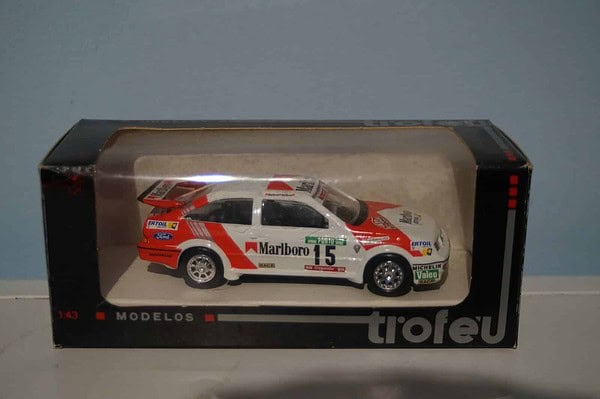 Trofeu Ford sierra cosworth rally de portugal 88 1:43th Diecast 01.88.9
