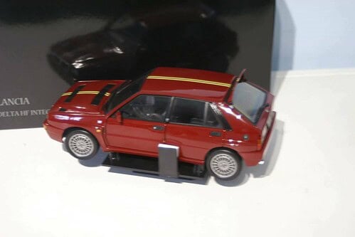 Kyosho lancia delta hf integrale edizione finale bordeaux  red 08343c 1:18