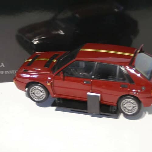 Kyosho LANCIA DELTA HF INTEGRALE EDIZIONE FINALE BORDEAUX  Red 08343C 1:18