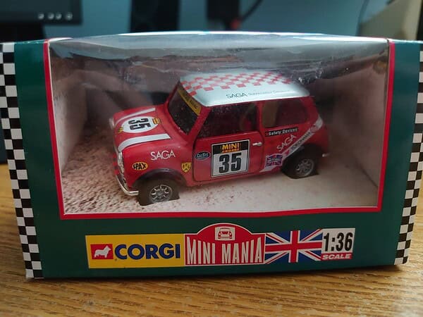Corgi mini 04428 mighty mini racing stephen king car number 35 in 1:36 scale