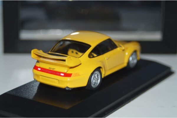 Minichamps porsche 911 gt2 1995 yellow 430 065004