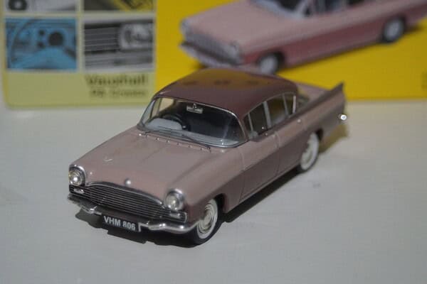 Vanguards vauxhall pa cresta rose pink va06400 1:43 scale