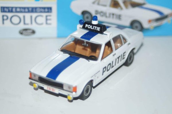 Vanguards ford anglia green va1001 1:43 scale