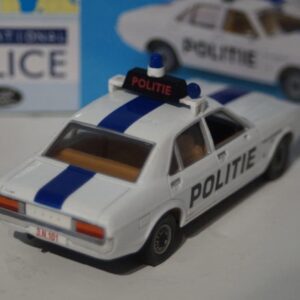 Vanguards ford anglia green va1001 1:43 scale