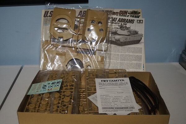 Tamiya u.s.m1a1 abrams tank 1992 issue 1/35 scale no35156