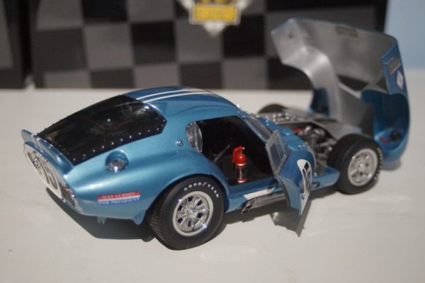 Exoto racing legends cobra daytona coupe #15 1:18