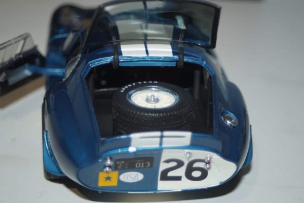 Exoto racing legends cobra daytona coupe 1965 reims #26 1:18