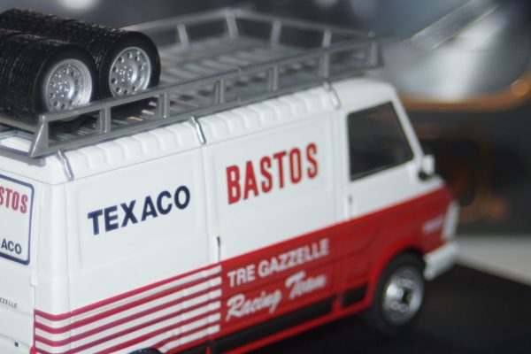 Ixo fiat 242 1986 bastos texaco team service van 1:43 rac292x